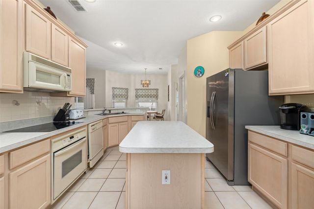 111 SAND PINE LANE, Davenport, FL 33837