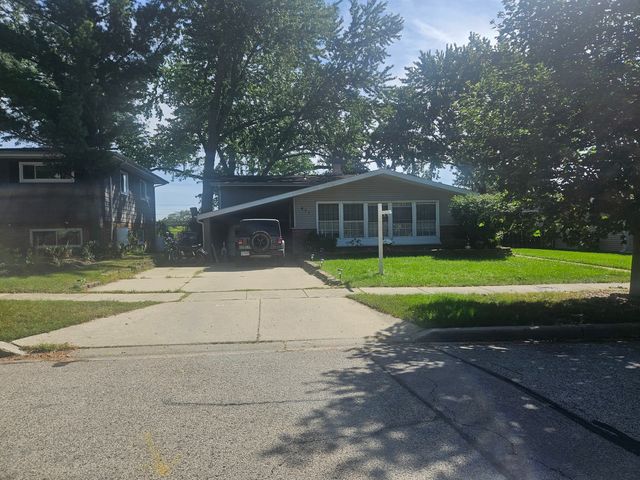 411 South Street, West Dundee, IL 60118