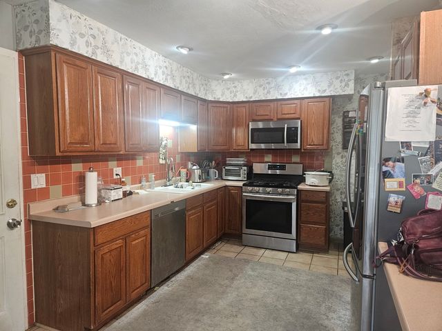 411 South Street, West Dundee, IL 60118