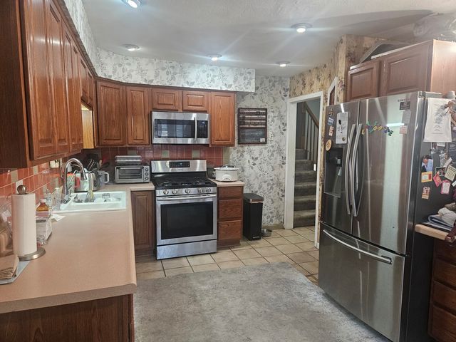 411 South Street, West Dundee, IL 60118