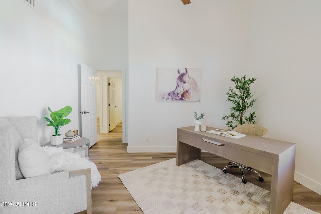 Image 18 of property listing at 1533 E WINDSONG Drive, Phoenix, AZ 85048