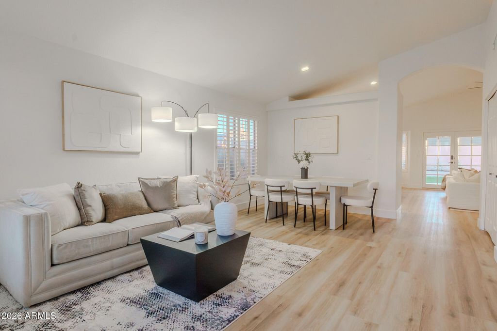 Image 2 of property listing at 1533 E WINDSONG Drive, Phoenix, AZ 85048