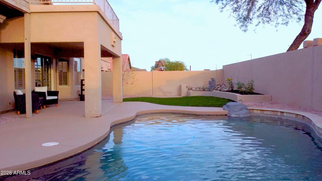 Image 22 of property listing at 1533 E WINDSONG Drive, Phoenix, AZ 85048