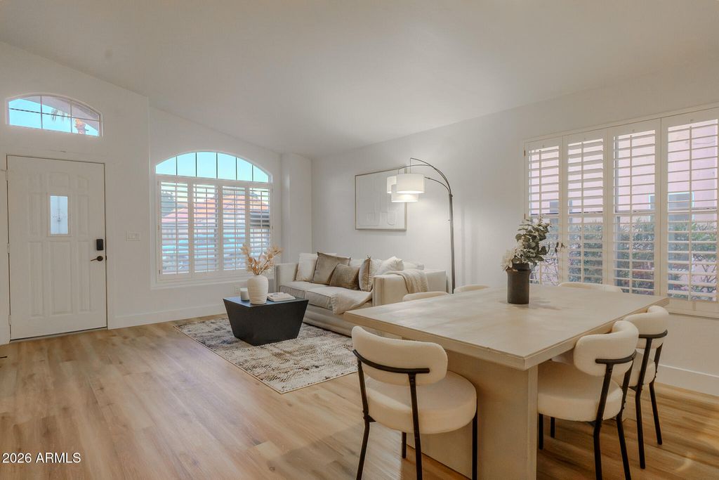 Image 5 of property listing at 1533 E WINDSONG Drive, Phoenix, AZ 85048