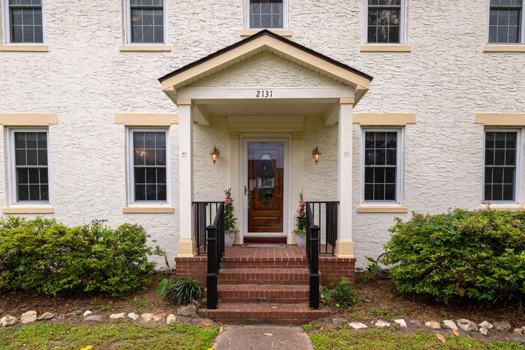 Image 2 of property listing at 2131 Westrivers Road, Charleston, SC 29412