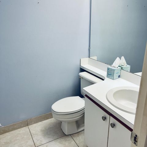 13 Lake Vista Trl Apt 205, Port St Lucie, FL 34952