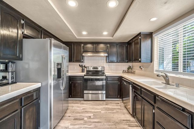 9540 N 10th Street, Fresno, CA 93720