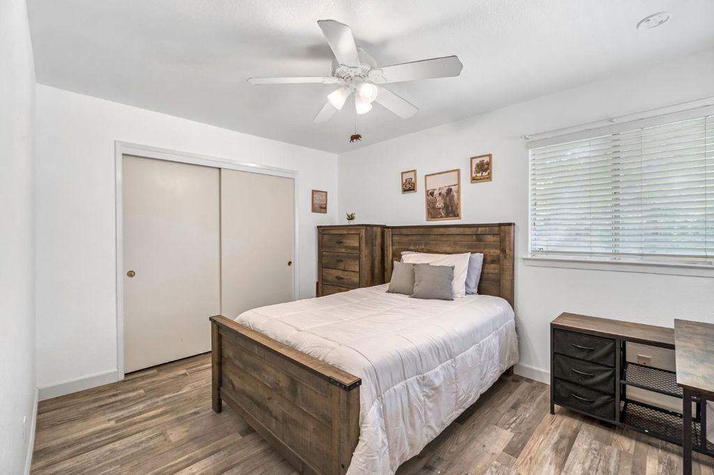 Image 20 of property listing at 9540 N 10th Street, Fresno, CA 93720