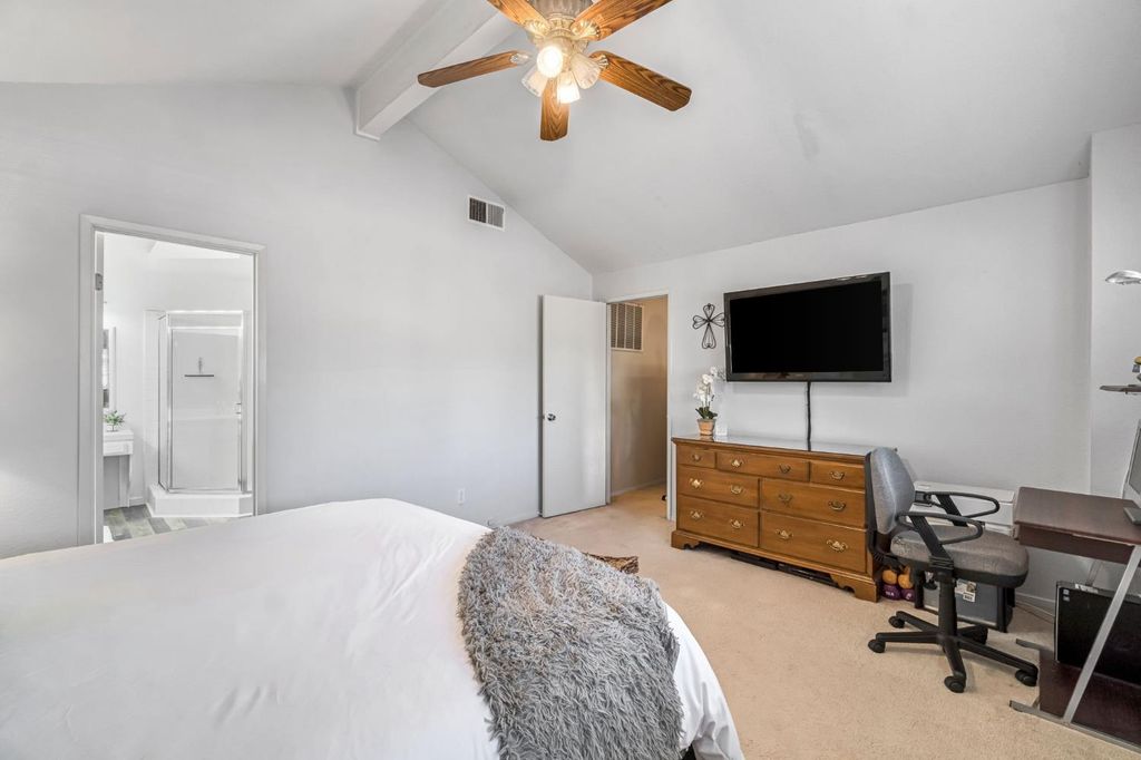 Image 23 of property listing at 9540 N 10th Street, Fresno, CA 93720