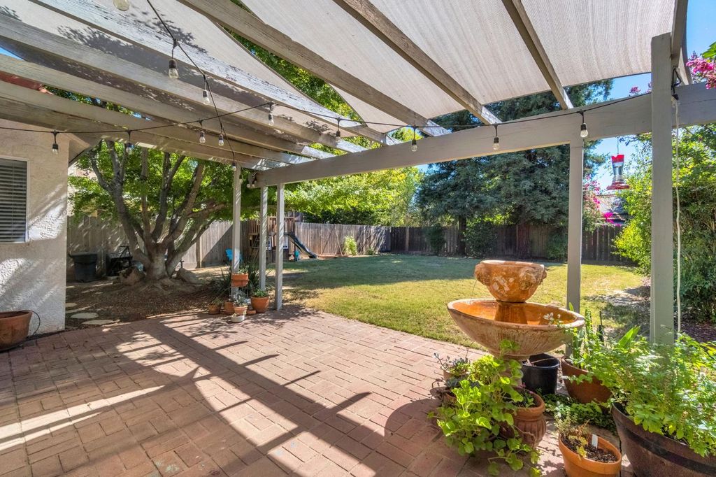 Image 25 of property listing at 9540 N 10th Street, Fresno, CA 93720