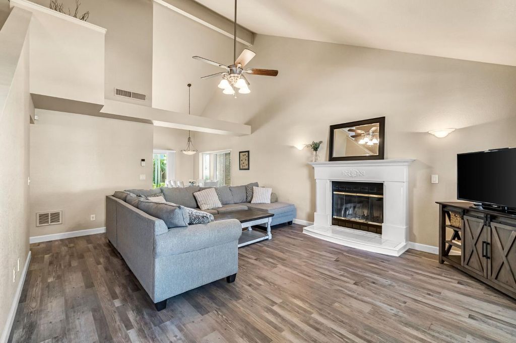 Image 6 of property listing at 9540 N 10th Street, Fresno, CA 93720