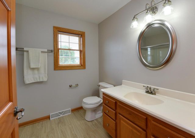 4851 W Alesci DRIVE, Franklin, WI 53132