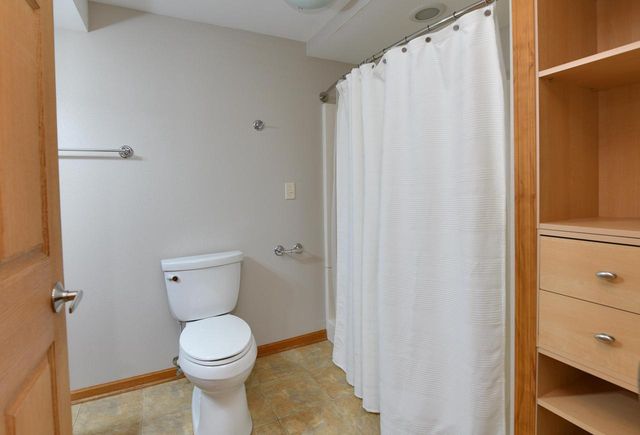 4851 W Alesci DRIVE, Franklin, WI 53132