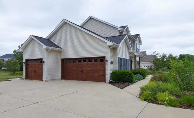 4851 W Alesci DRIVE, Franklin, WI 53132