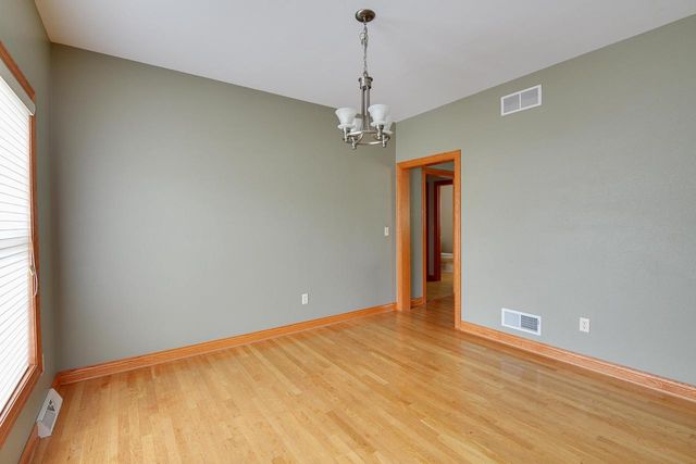 4851 W Alesci DRIVE, Franklin, WI 53132
