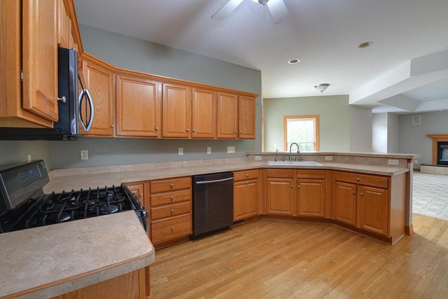 4851 W Alesci DRIVE, Franklin, WI 53132