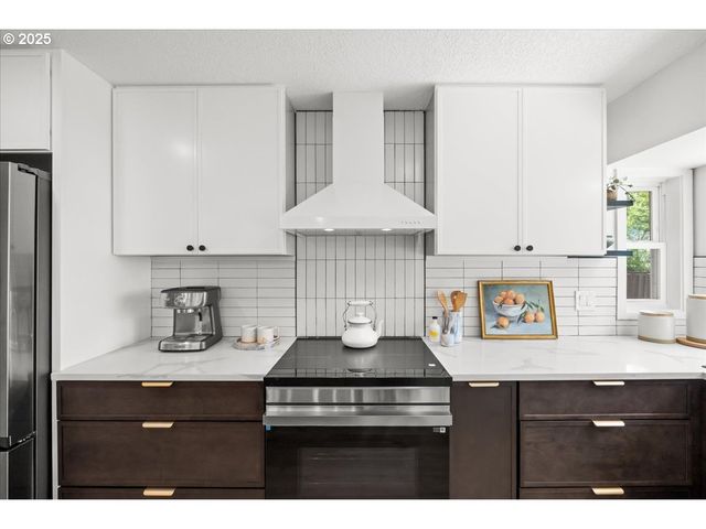 2565 Sw 211TH Ct, Beaverton, OR 97003