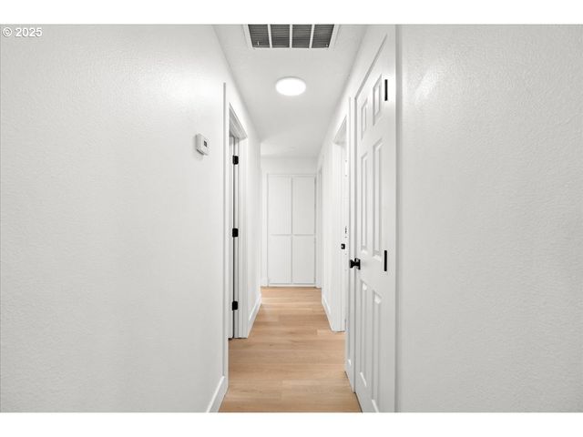 2565 Sw 211TH Ct, Beaverton, OR 97003