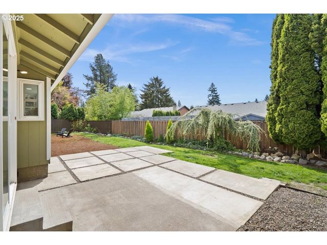 2565 Sw 211TH Ct, Beaverton, OR 97003
