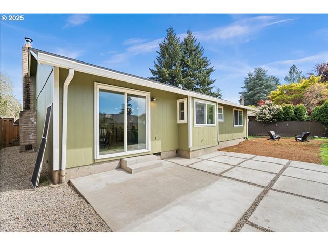 2565 Sw 211TH Ct, Beaverton, OR 97003