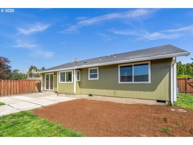 2565 Sw 211TH Ct, Beaverton, OR 97003