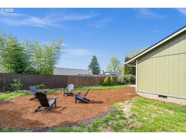 2565 Sw 211TH Ct, Beaverton, OR 97003