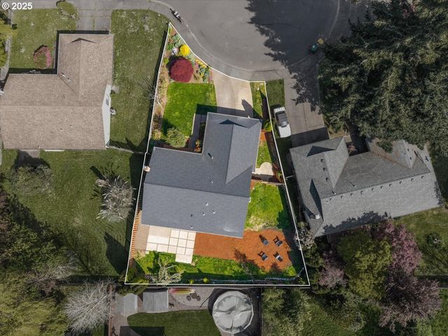 2565 Sw 211TH Ct, Beaverton, OR 97003
