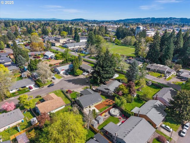 2565 Sw 211TH Ct, Beaverton, OR 97003