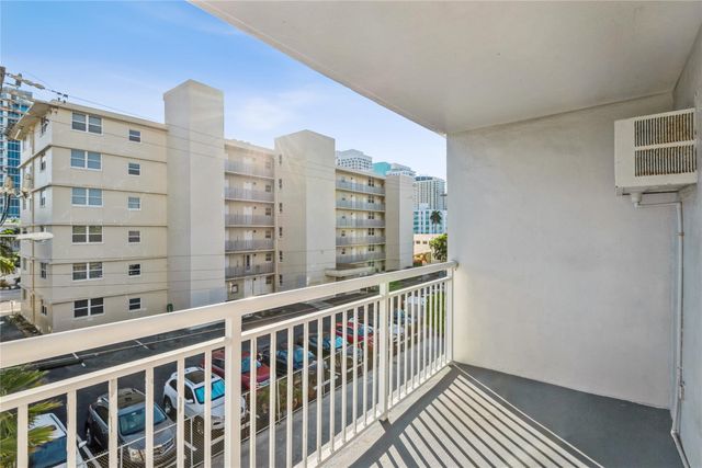 720 ORTON Avenue 306, Fort Lauderdale, FL 33304