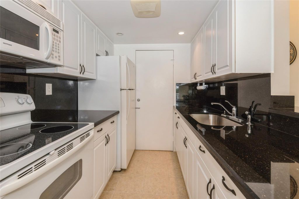 720 ORTON Avenue 306, Fort Lauderdale, FL 33304