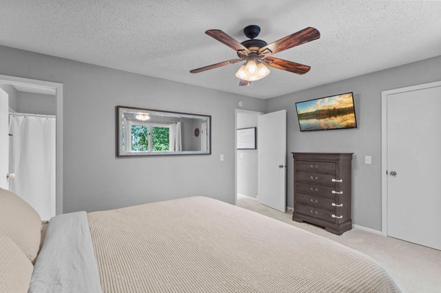 899 Park Knoll Drive, Eagan, MN 55123