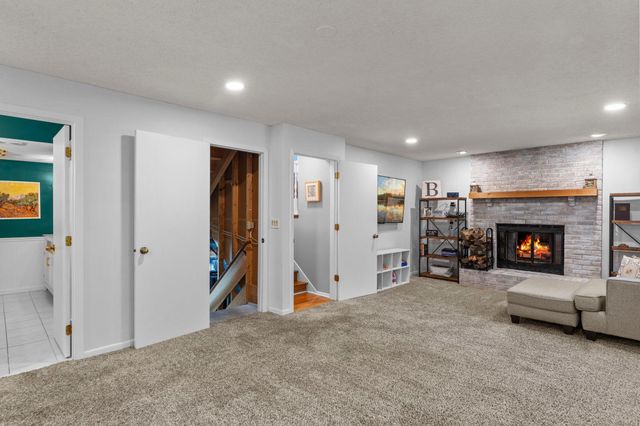 899 Park Knoll Drive, Eagan, MN 55123