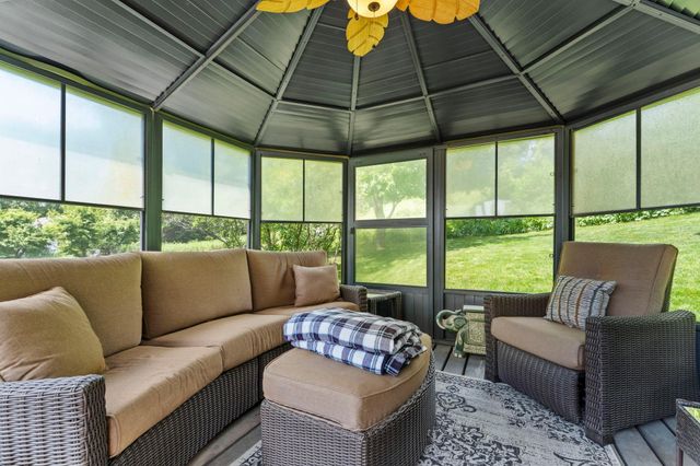 899 Park Knoll Drive, Eagan, MN 55123