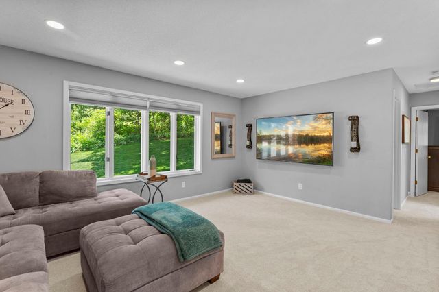 899 Park Knoll Drive, Eagan, MN 55123