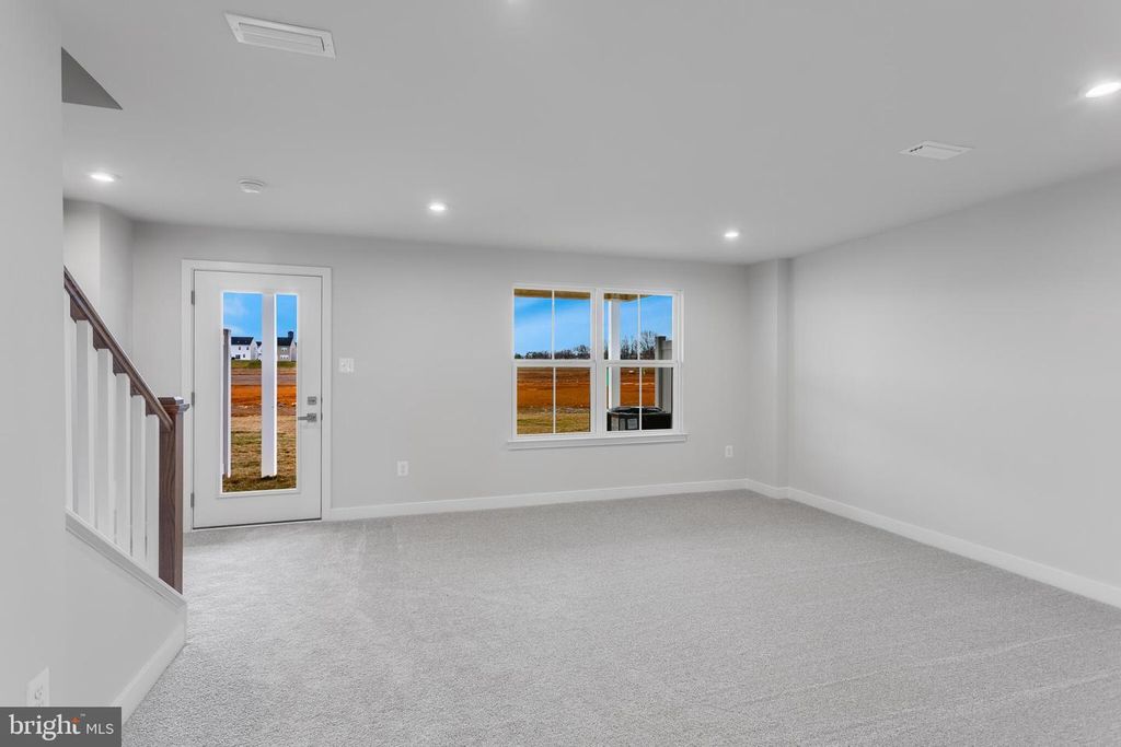 1729 DESTRIER ST, Ranson, WV 25438