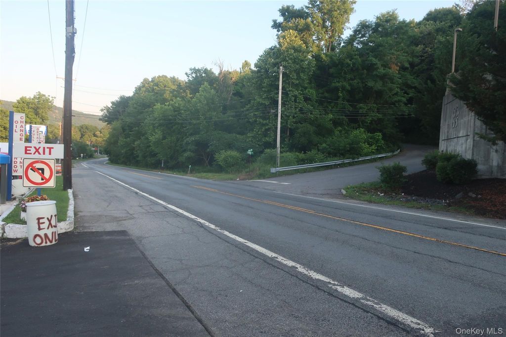 25 Rt-17M, Monroe, NY 10950 — photo 4