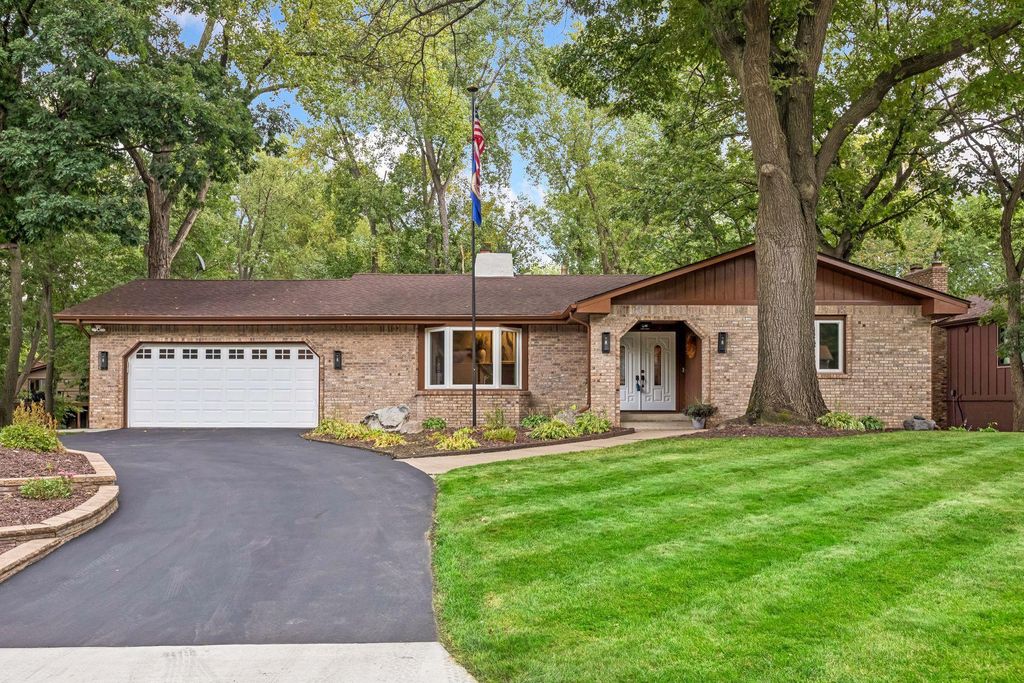 5505 W Danube Road, Fridley, MN 55432 — exterior