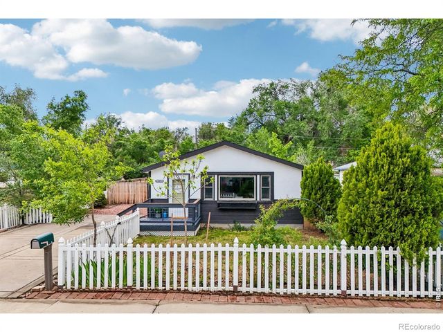 127 E Saint Clair Avenue, Longmont, CO 80504