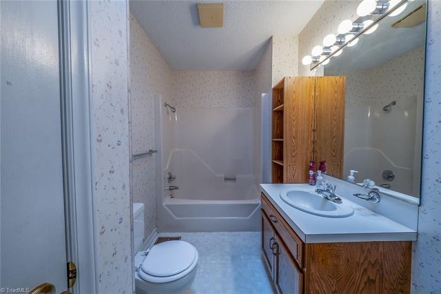 265 Rolling Green Drive, Winston-salem, NC 27107
