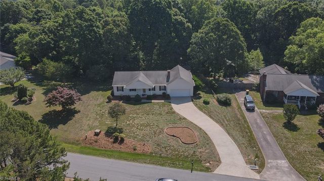 265 Rolling Green Drive, Winston-salem, NC 27107