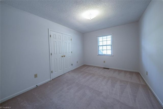 265 Rolling Green Drive, Winston-salem, NC 27107