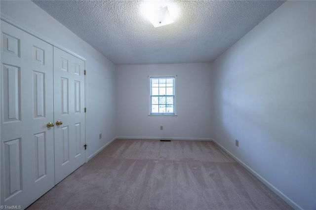265 Rolling Green Drive, Winston-salem, NC 27107