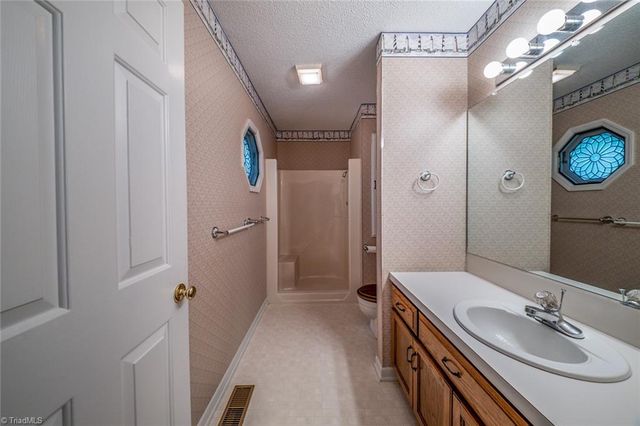 265 Rolling Green Drive, Winston-salem, NC 27107