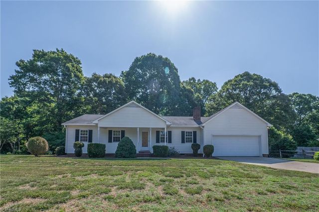 265 Rolling Green Drive, Winston-salem, NC 27107