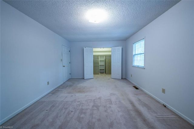 265 Rolling Green Drive, Winston-salem, NC 27107