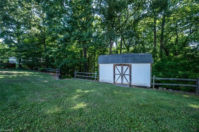 265 Rolling Green Drive, Winston-salem, NC 27107