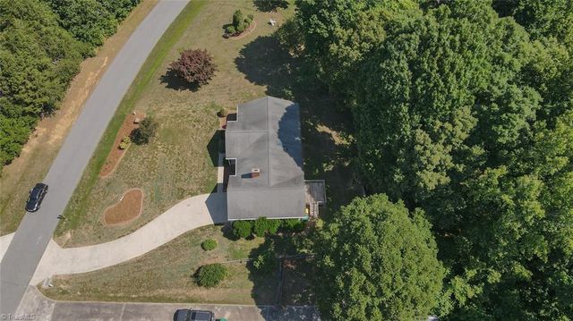 265 Rolling Green Drive, Winston-salem, NC 27107