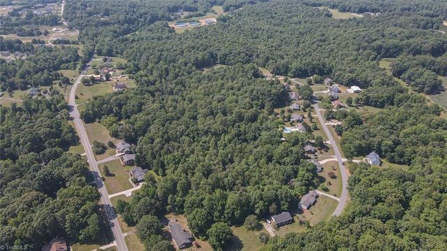 265 Rolling Green Drive, Winston-salem, NC 27107