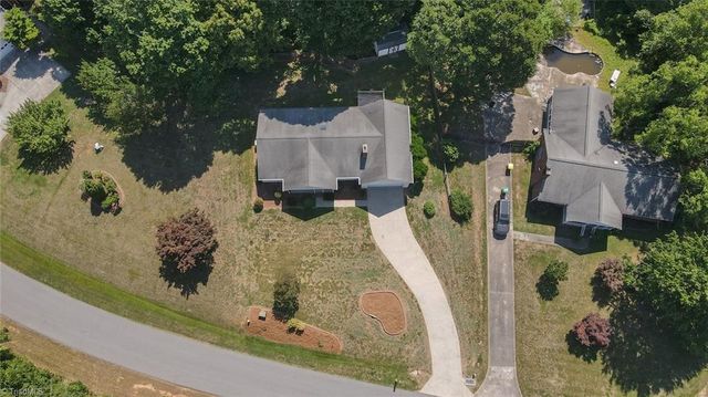 265 Rolling Green Drive, Winston-salem, NC 27107