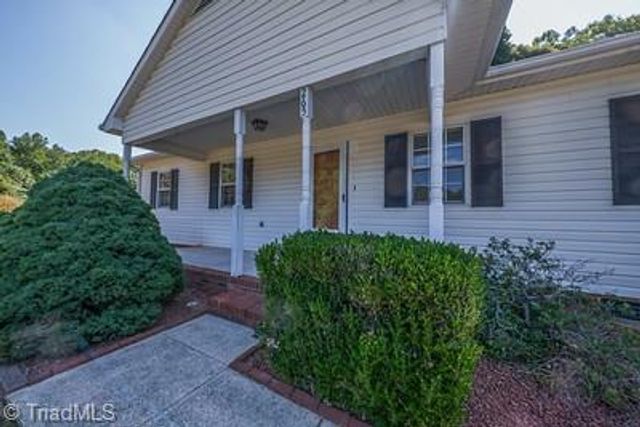 265 Rolling Green Drive, Winston-salem, NC 27107